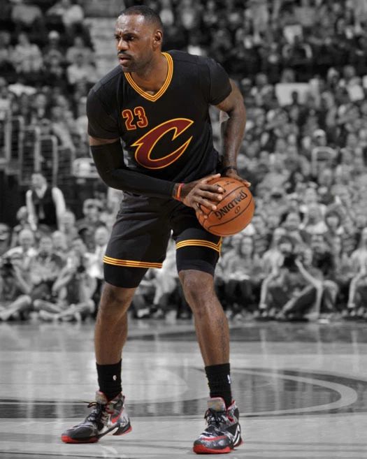 Cleveland Cavaliers Lebron James Glossy Keychain Spotlight Basketball Keychain 1