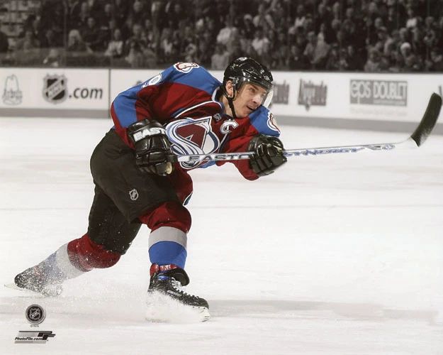 Colorado Avalanche Joe Sakic Glossy Nhl Hockey Keychain Print Spotlight Keychain