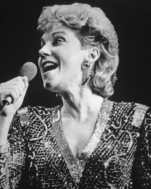 Country Singer Anne Murray Glossy Photo Pop Vocalist Print
