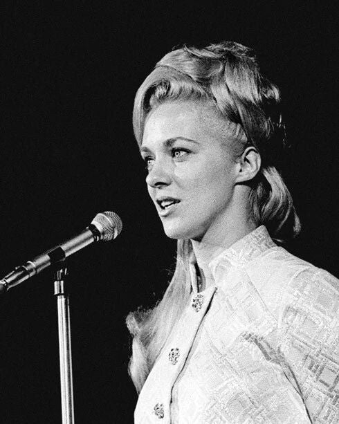 Country Singer Connie Smith Glossy Magnet Nashville Celebrity Singer Print