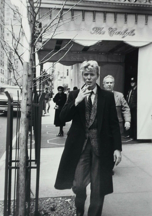 David Bowie In New York City Carlyle Hotel Magnet Picture Reprint