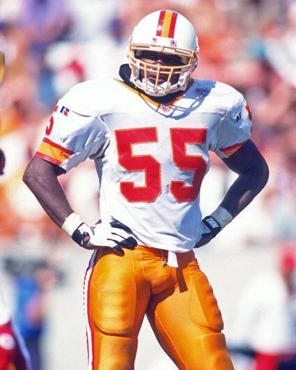 Derrick Brooks Glossy Magnet Tampa Bay Buccaneers Print