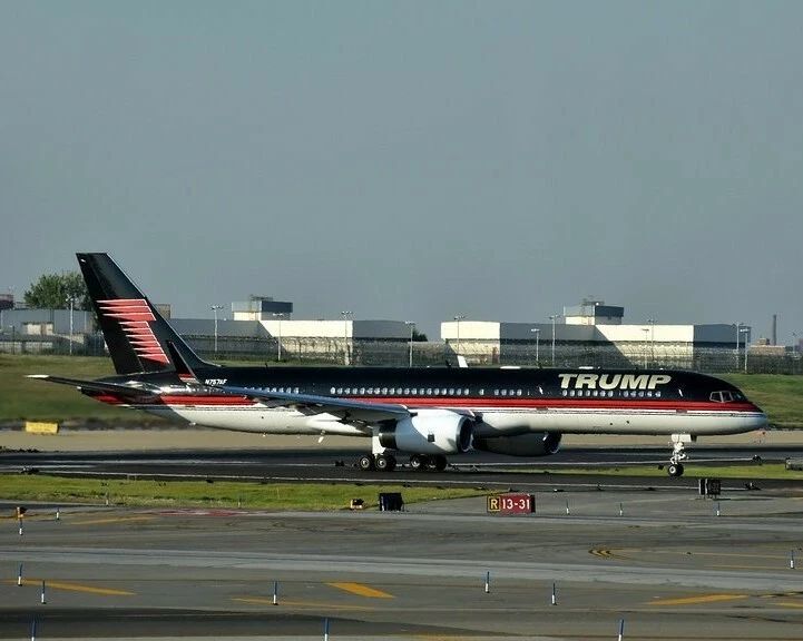 Donald Trump Shuttle Photo Picture Plane