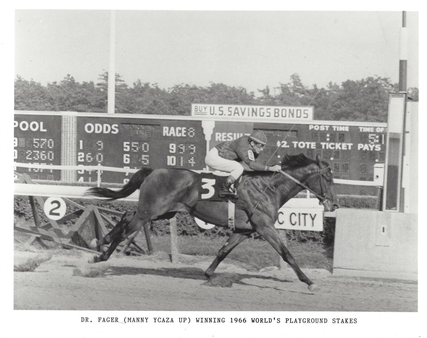 Dr. Fager Keychain Horse Racing Picture Jockey Manny Ycaza