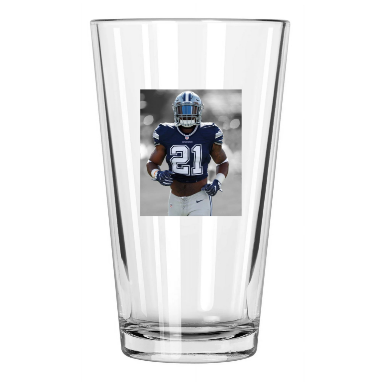 Dallas Cowboys Ezekiel Elliott Football Spotlight 1 Pint Beer Drinking Glass