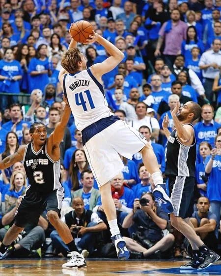 Dallas Mavericks Dirk Nowitzki Glossy Keychain Print Nba Basketball Keychain 1