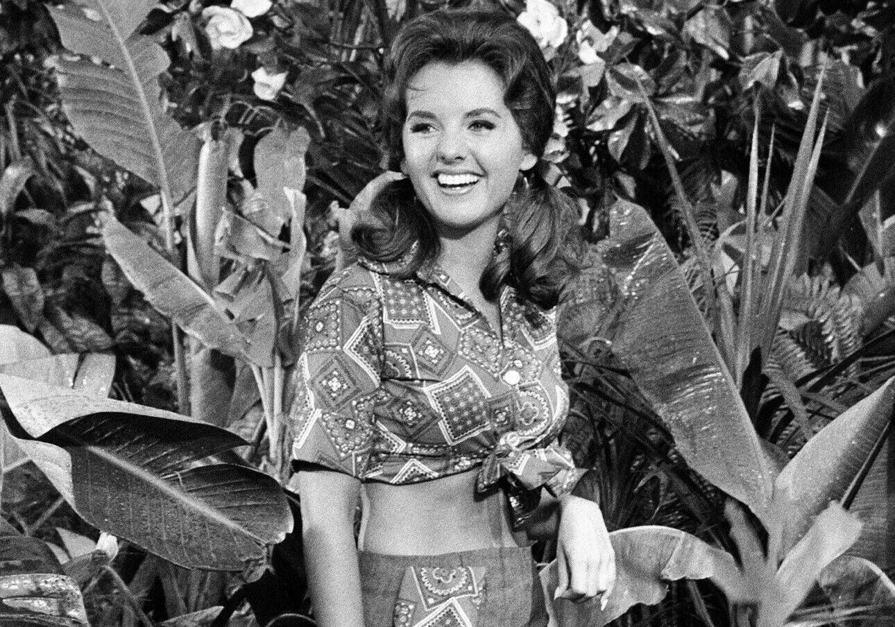 Dawn Wells As Mary Ann Classic Tv Show Gilligan'S Island Vintage Keychain 8 X 10