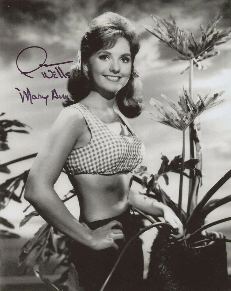 Dawn Wells As Mary Ann In Gilligan'S Island Facsimile Autograph Keychain 5 X 7