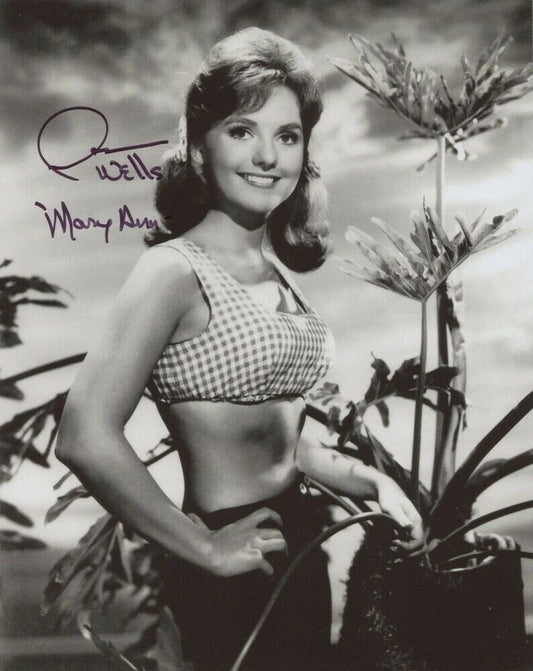 Dawn Wells As Mary Ann In Gilligan'S Island Facsimile Autograph Keychain 5 X 7