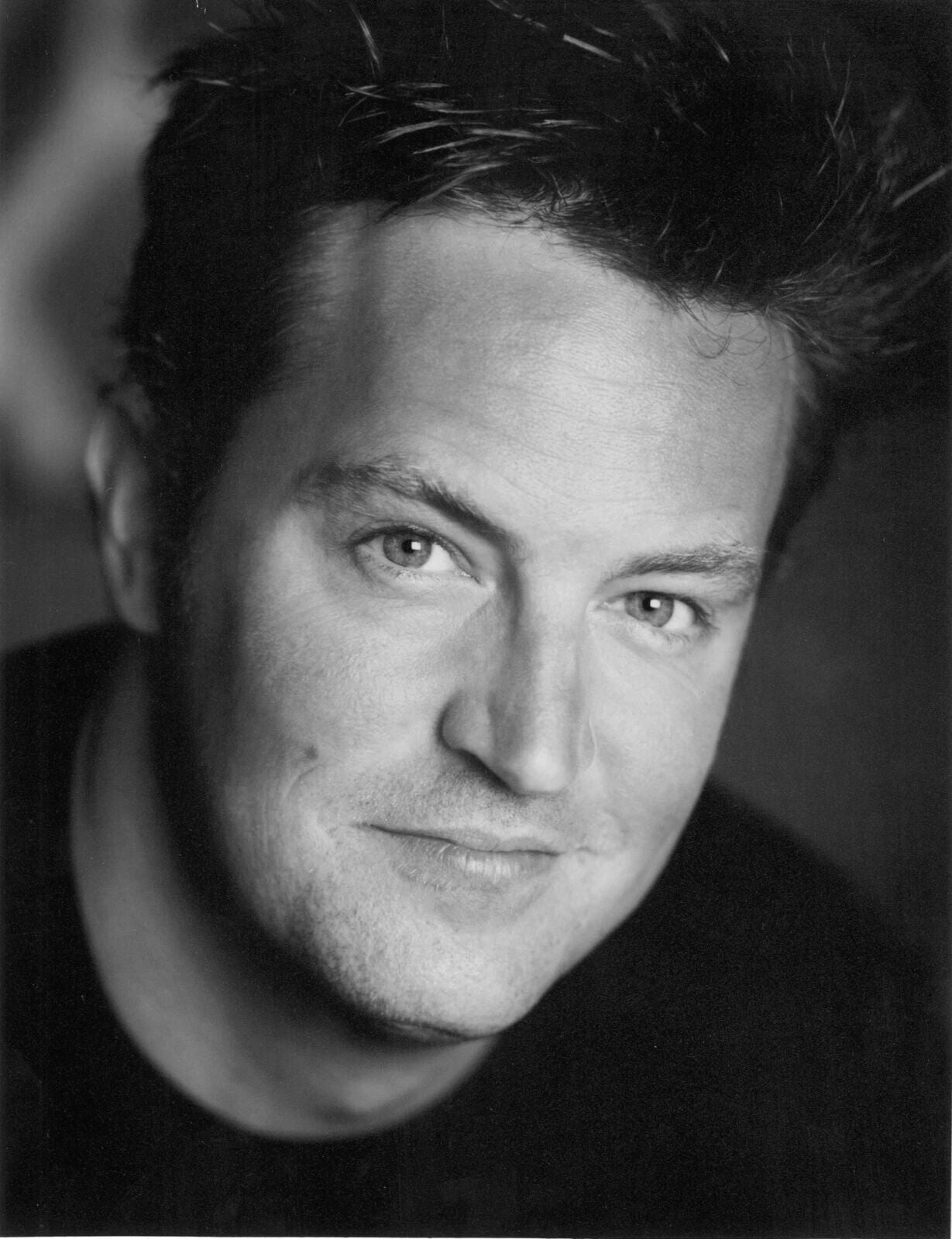 Deceased Actor Mathew Perry Classic Portrait Picture Poster Photo Print