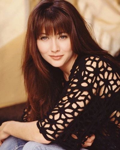 Deceased Actress Shannen Doherty Classic Retro Picture Keychain