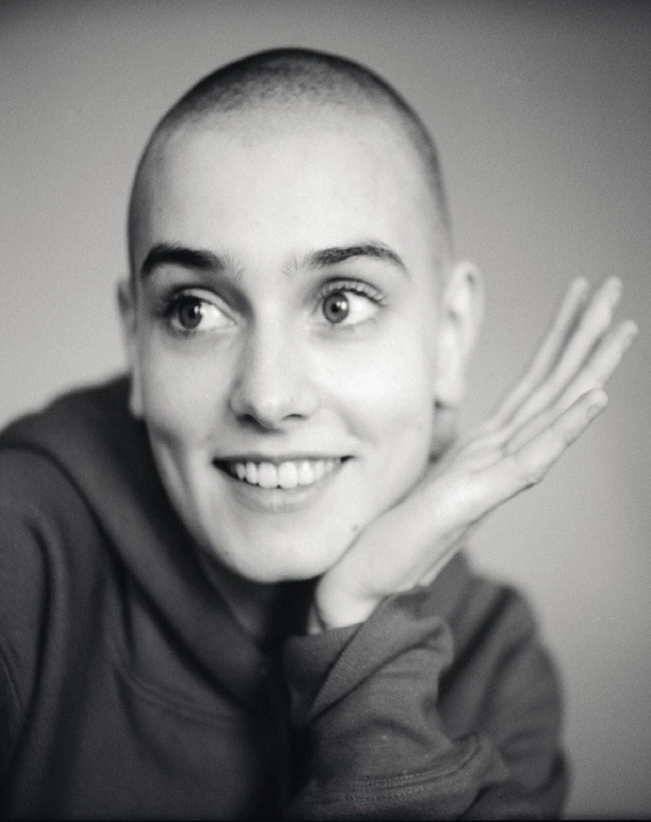 Deceased Irish Singer Sinead O'Connor Retro Magnet Picture Magnet