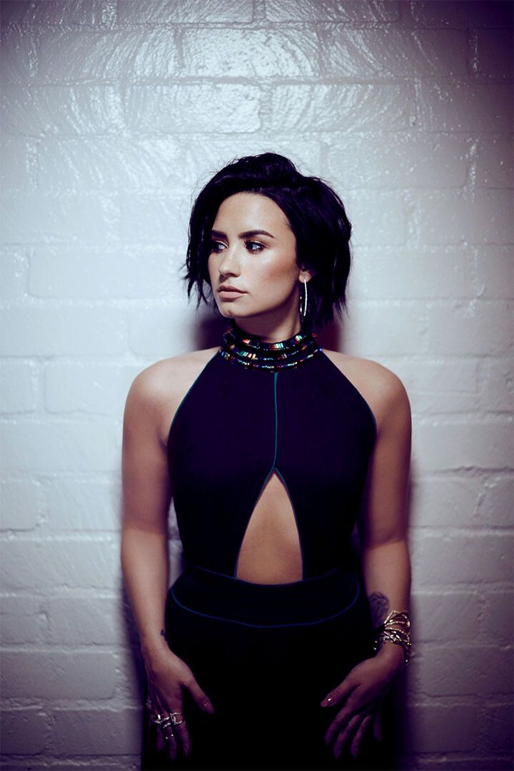 Demi Lovato Sexy Actress Singer Star Celebrity Print Keychain