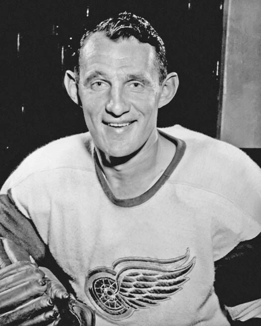 Detroit Red Wings Bill Gadsby Glossy Magnet Hockey Magnet Hof 70