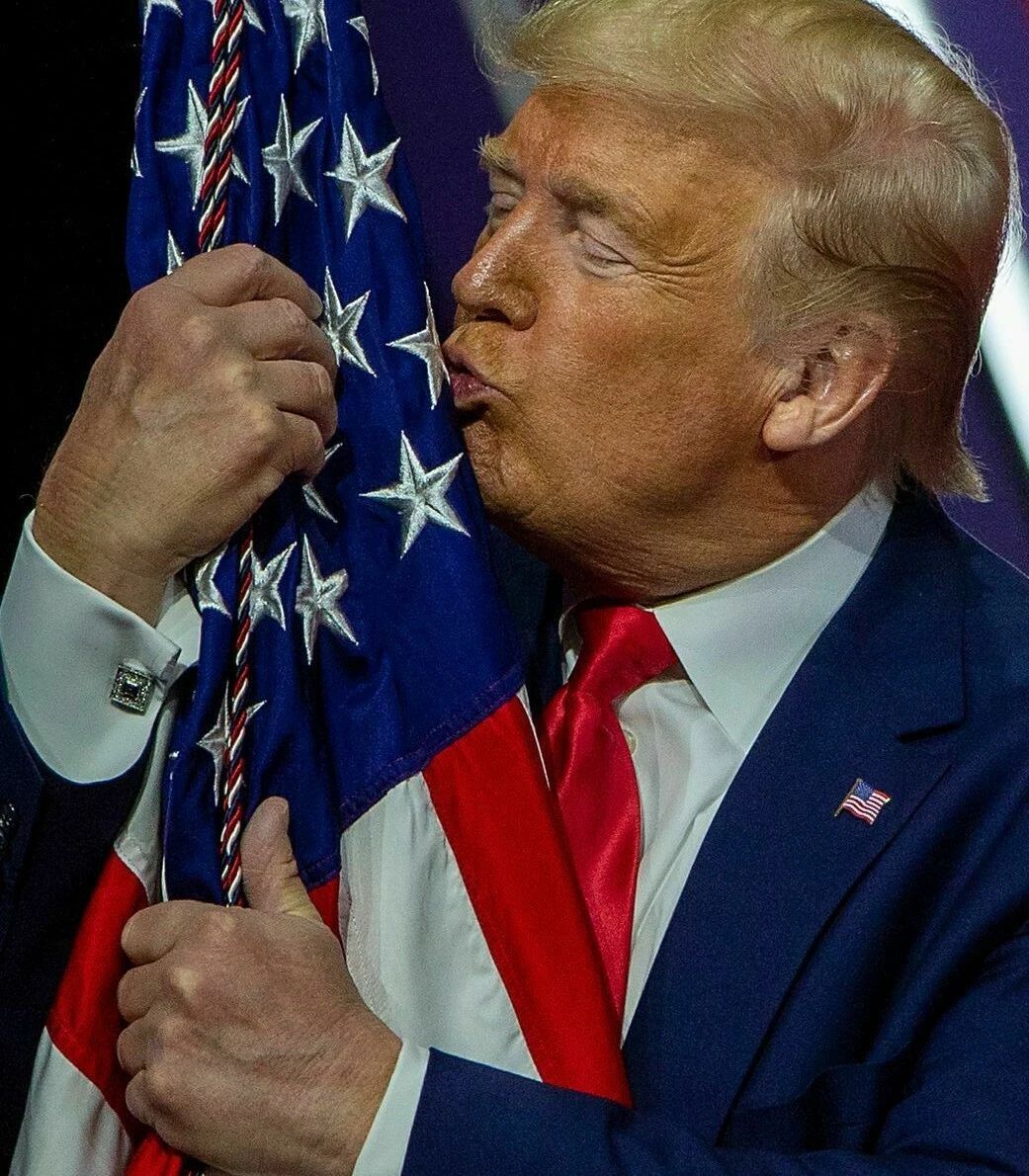 Donald Trump Hugging Flag 8 X 10 Keychain Picture President Maga America Usa