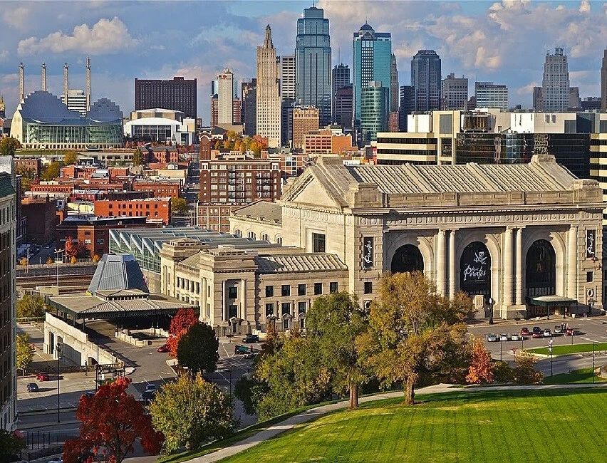 Downtown Kansas City Missouri Liberty Memorial & Union Station Picture Keychain
