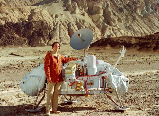 Dr. Carl Sagan W Viking Lander Nasa Cosmos Publicity Magnet Picture
