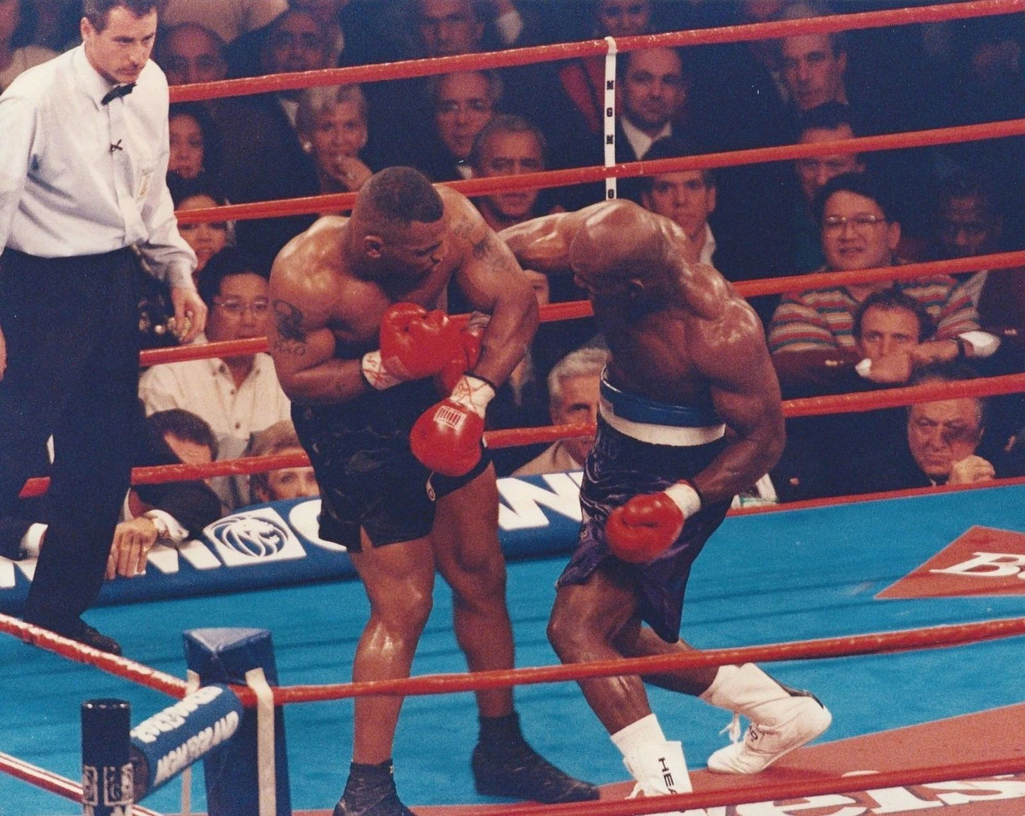 Evander Holyfield Vs Mike Tyson Keychain Boxing Picture Center Of Ring Action