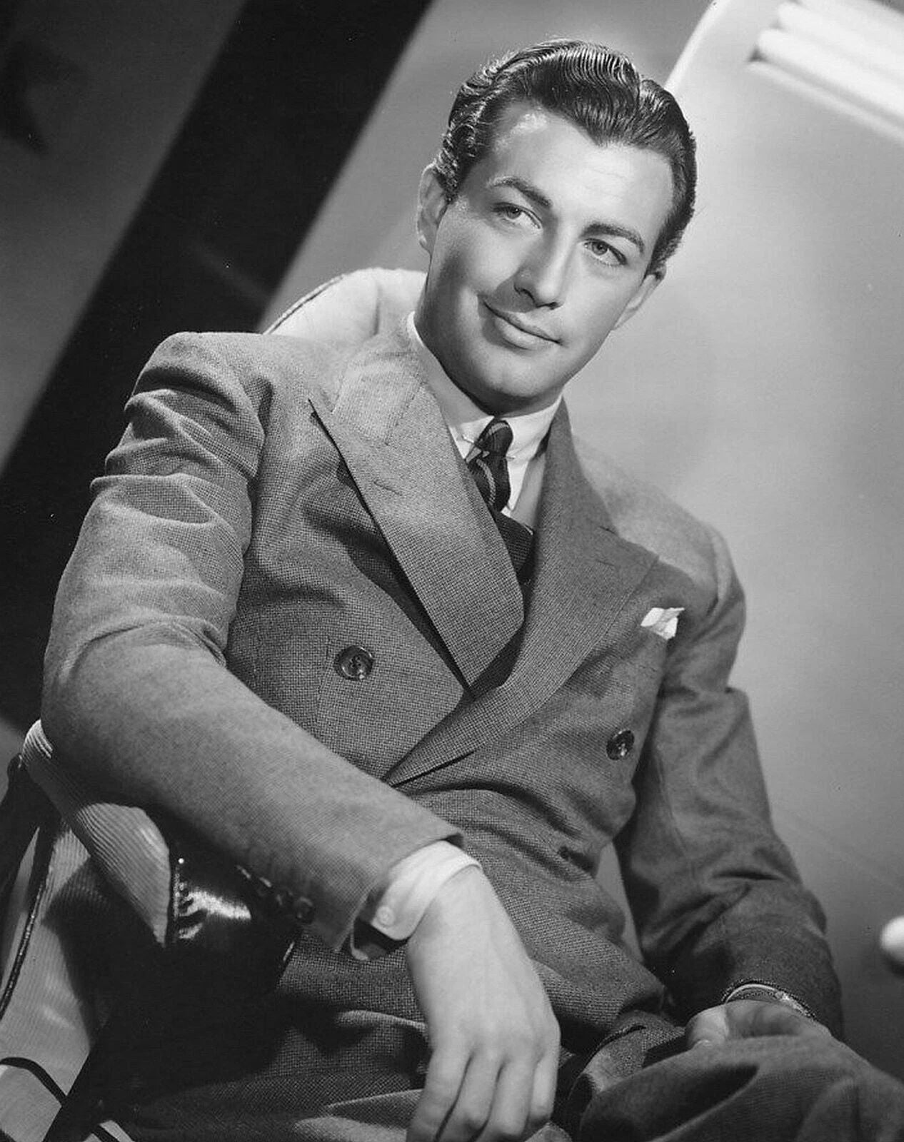Early Hollywood Movie Star Robert Taylor Classic Portrait Keychain Keychain