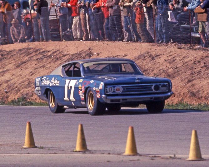 East Tenn Motor Co. Ford David Pearson Glossy Magnet Riverside Intl. Raceway