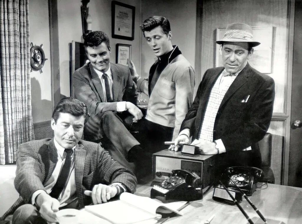 Efrem Zimbalist Roger Smith Byrnes Louis Quinn 77 Sunset Strip Photo Print 6X8