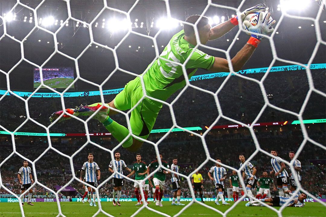 Emiliano Martinez Argentina Goalkeeper Parade Save Football Jigsaw Puzzle