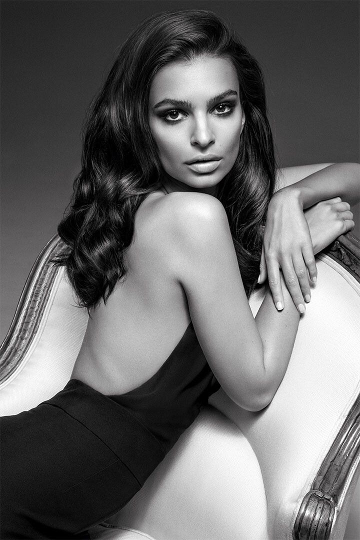 Emily Ratajkowski Britishamerican Artist Model Fashion Jigsaw Puzzle