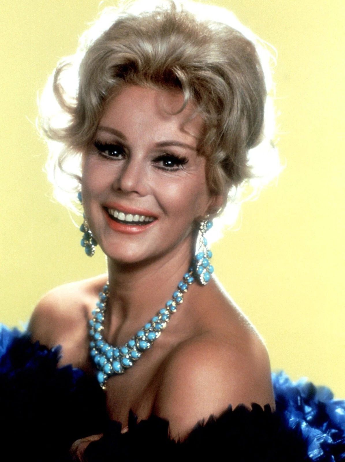 Eva Gabor From Classic Tv Show Green Acre Magnet Picture Magnet Print