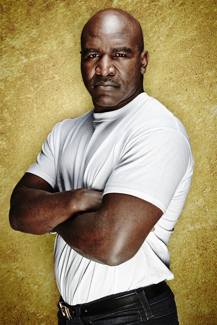 Evander Holyfield Rides On Shoulders Jigsaw Puzzle