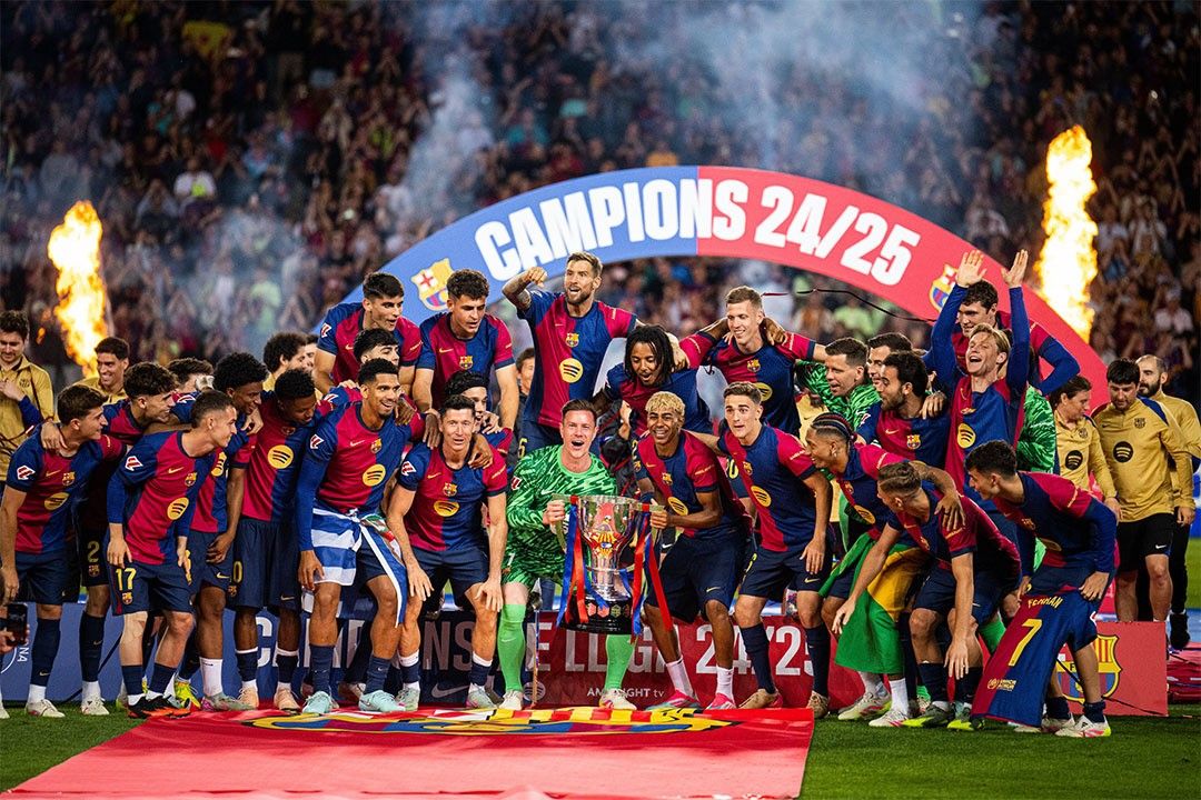 Fc Barcelona Spain League Team Champions Trophy Celebration Jigsaw Puzzle