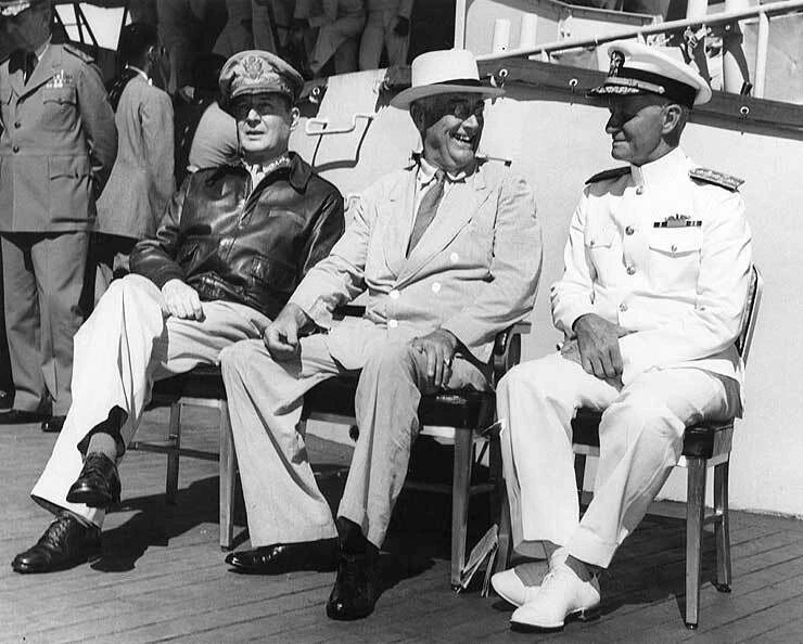 Franklin D. Roosevelt Macarthur Nimitz In Hawaii Picture Keychain Print