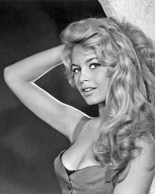 Famous Actress Brigitte Bardot Glossy Keychain Celebrity Model Keychain