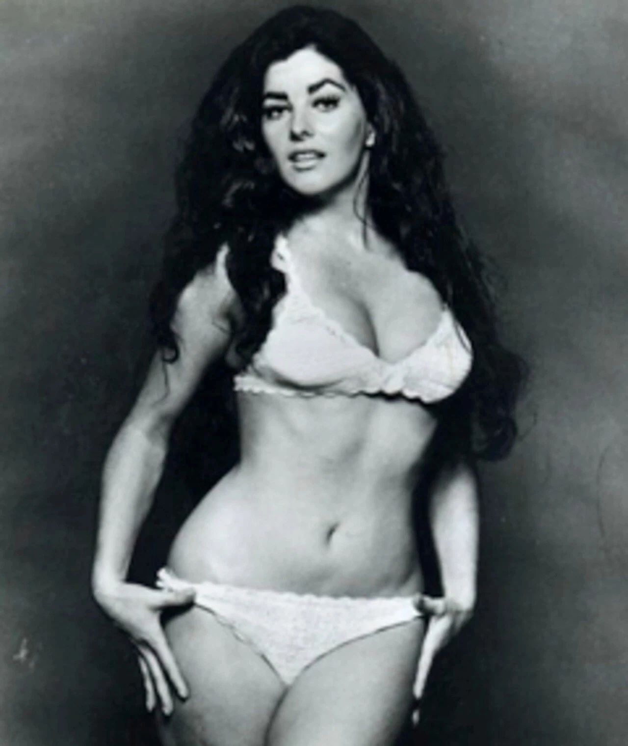 Famous Actress Edy Williams Bikini Pin Up Picture Magnet Magnet Print