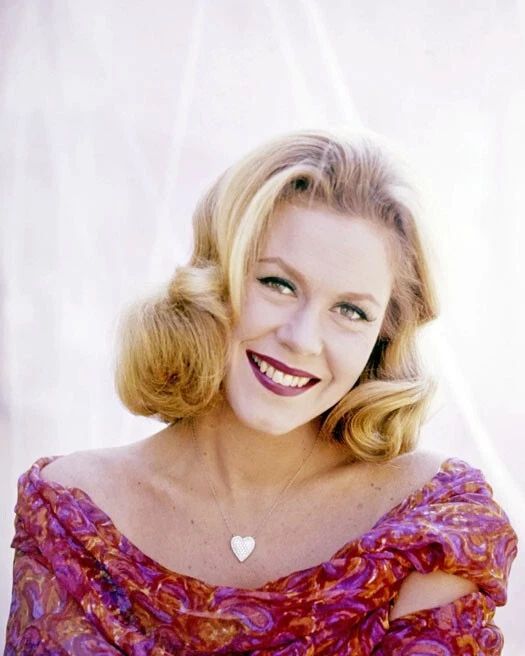 Famous Actress Elizabeth Montgomery Glossy Magnet Bewitched Magnet 3