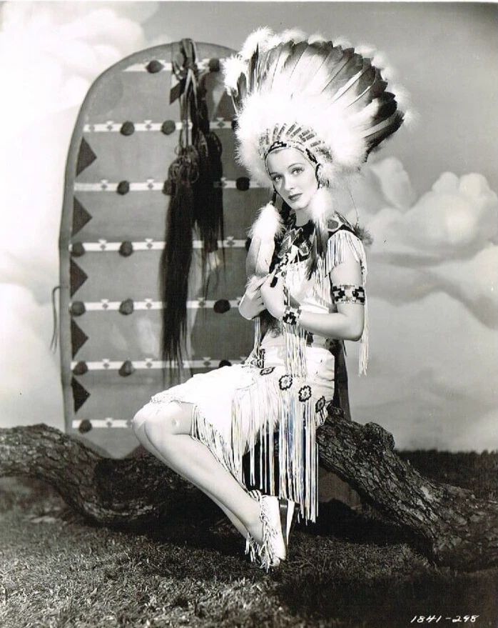 Famous Hollywood Actress Ellen Drew Classic Retro Picture Photo