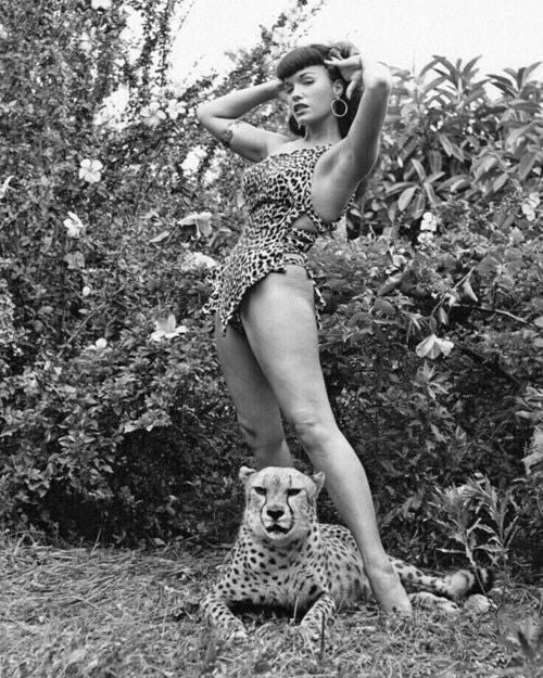 Famous Model Bettie Page Glossy Keychain Hollywood Print Celebrity Keychain