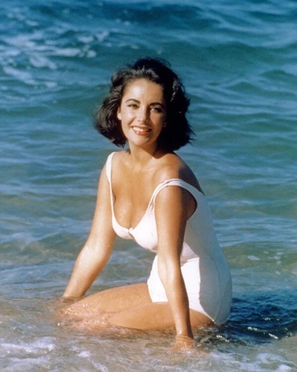 Famous Model Elizabeth Taylor Glossy Keychain Celebrity Swimsuit Keychain 1