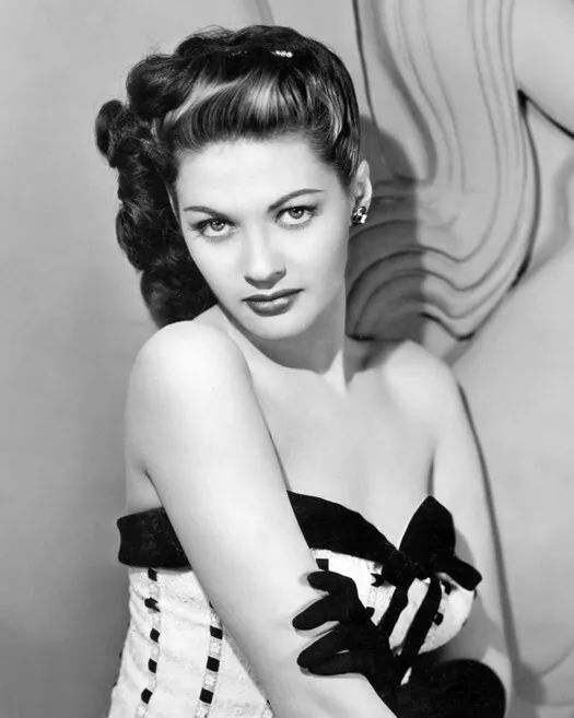 Film Actress Yvonne De Carlo Glossy Photo Model Print Hollywood Poster