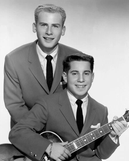 Folk Rock Duo Simon And Garfunkel Glossy Keychain Tom And Jerry Keychain 2