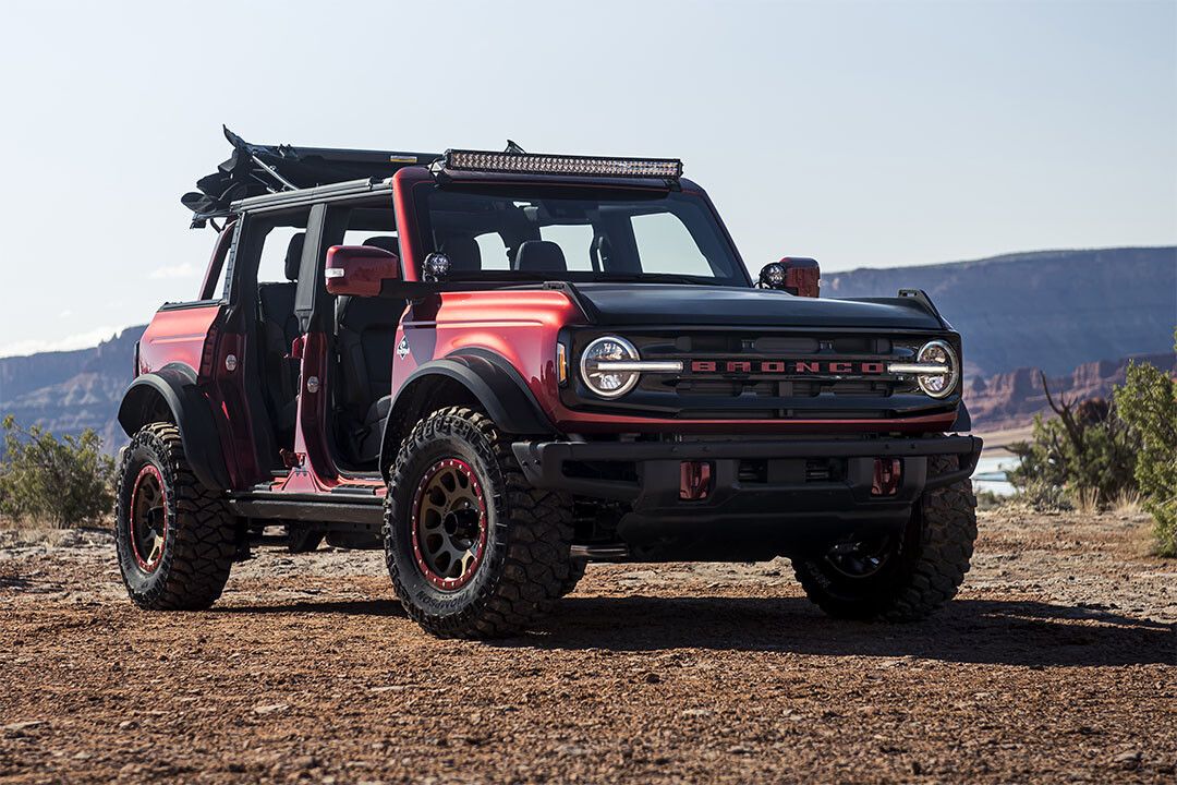 Ford Custom Bronco 4Door Outer Banks Wall Decor Jigsaw Puzzle