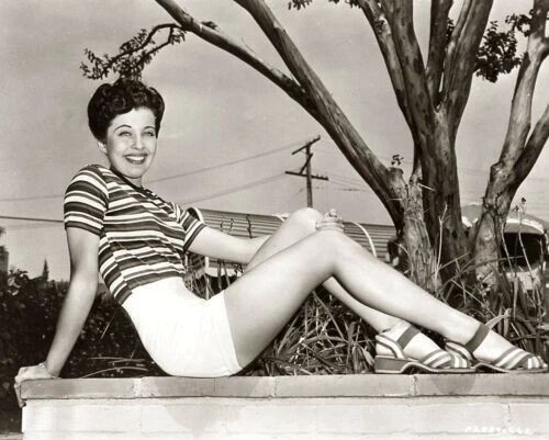 Gail Russell In Swimsuit Leggy Sexy Classic Retro Picture Photo Print