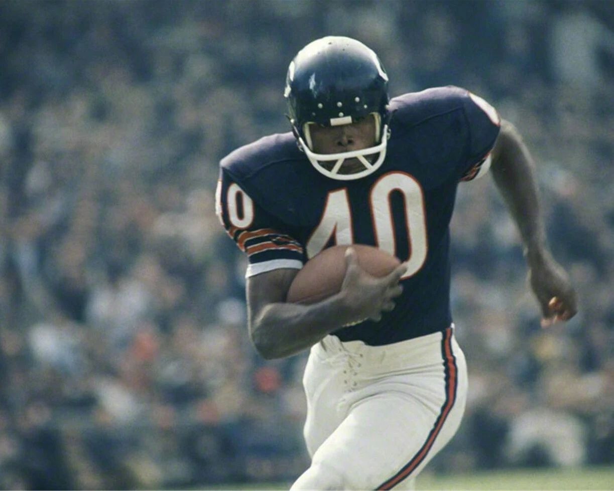 Gale Sayers Keychain Chicago Bears Nfl Football Close Action With Ball