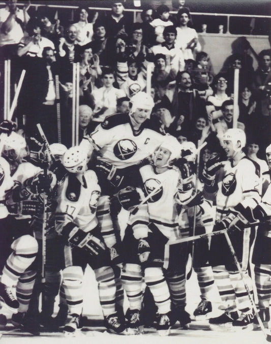 Gilbert Perreault Photo Hockey Buffalo Sabres Nhl Celebration