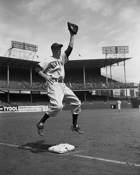 Gil Mcdougald Photo New York Yankees Ny Mlb Baseball Picture Fielding
