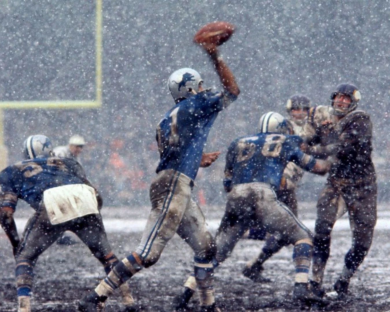 Greg Landry Photo Detroit Lions Picture Nfl Football In Snow
