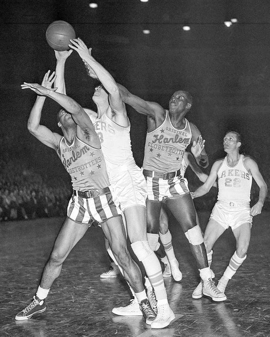 Harlem Globetrotters Vs Lakers Magnet Basketball Picture