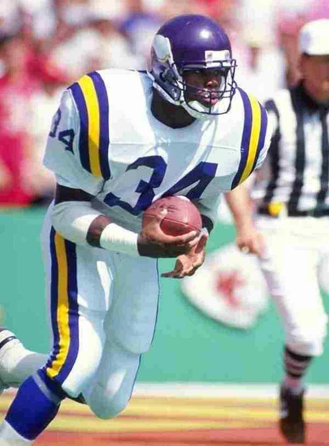 Herschel Walker Photo Minnesota Vikings Picture Game Action With Ball