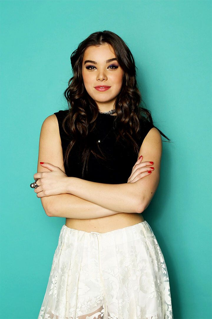 Hailee Steinfeld Actress Beautiful Girl Actor Wall Art Home Decor Poster