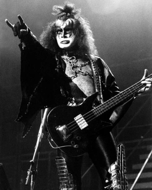Hard Rock Band Kiss Gene Simmons Glossy Keychain Rock And Roll Keychain