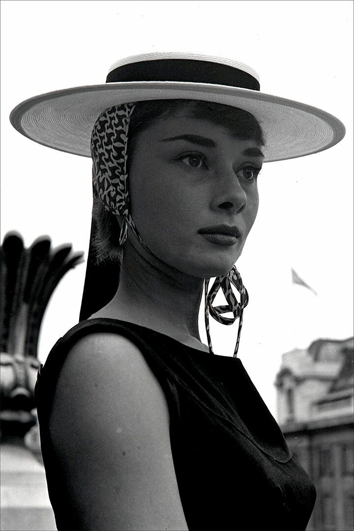 Hepburn Audrey Model Actress Fashion Charitable Print Jigsaw Puzzle